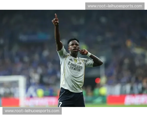 维尼修斯助攻数据增长 前场配合效率影响皇马输出